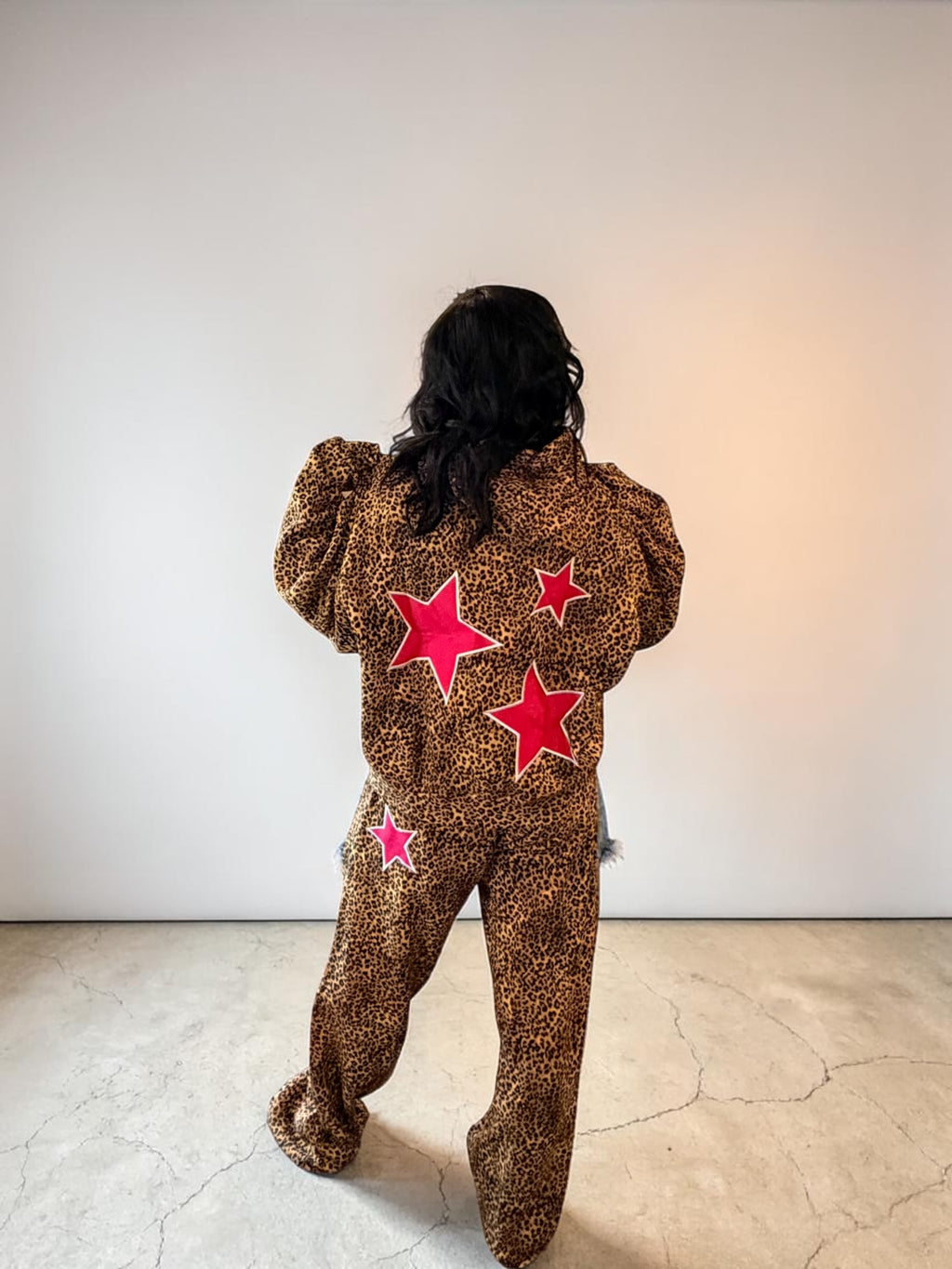 Leopard Print Set with Pink Stars on the back.  🫶🏽