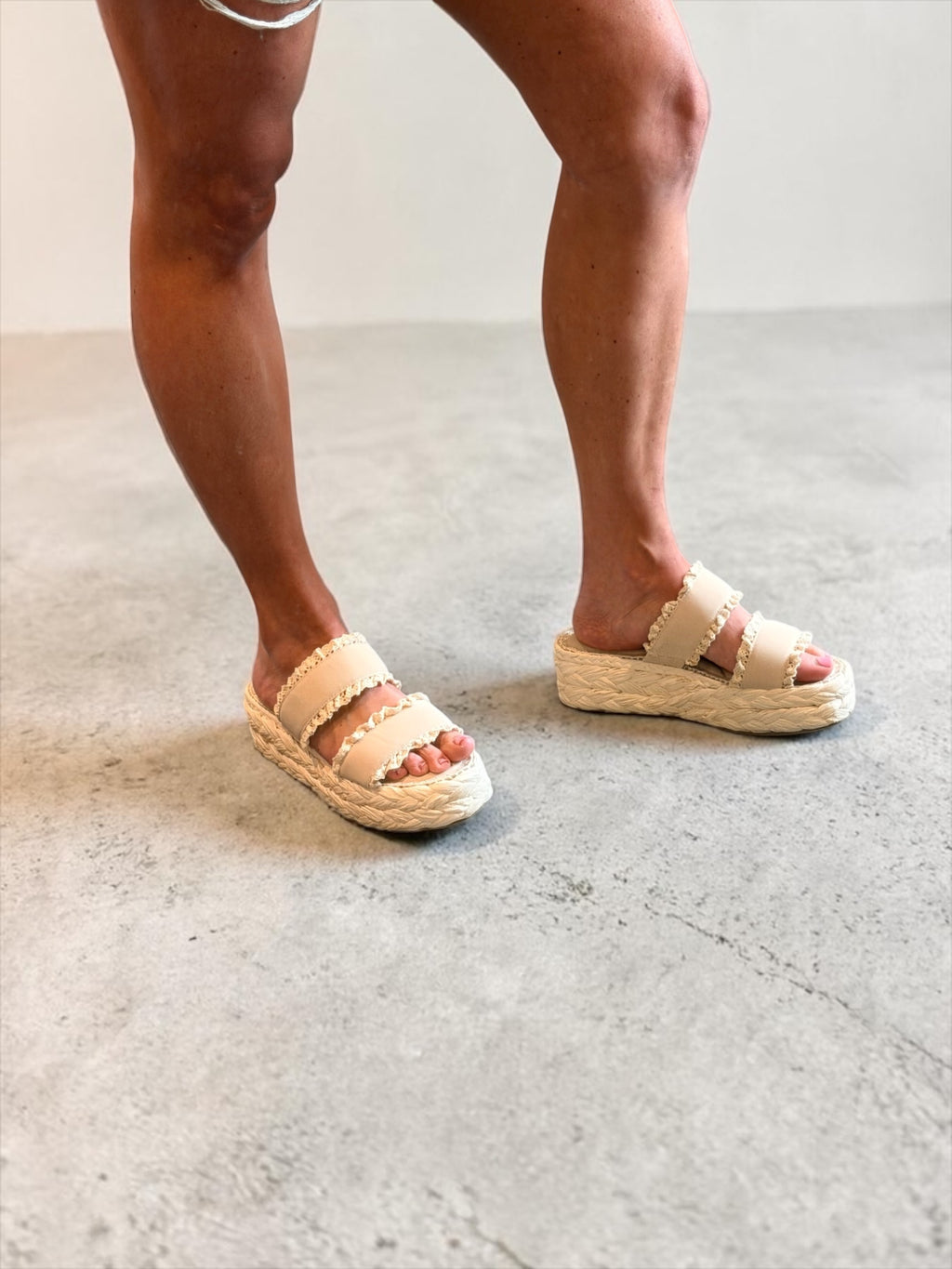 Polly Ruffle Platform Slide on sandal